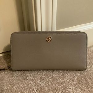 Tory Burch wallet